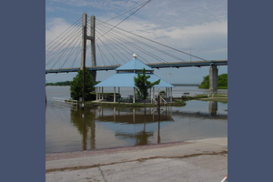 Flooding forces Memorial Bridge to close; will reach over 28 feet Friday